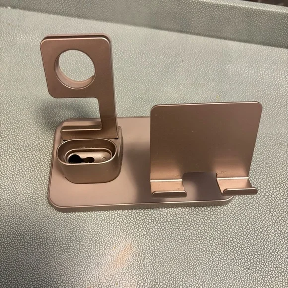3-in-1 Charging Stand for AirPods, Apple Watch and iPhone - Picture 11 of 13